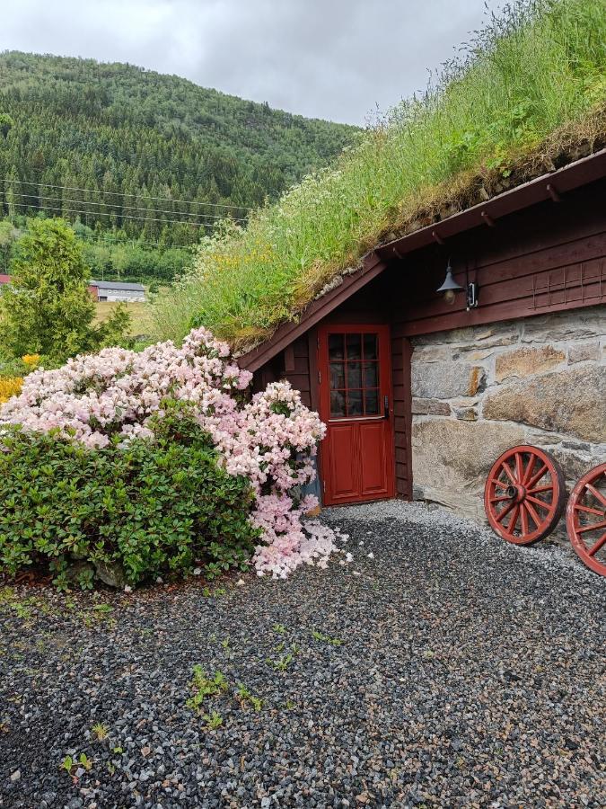 Orheimstunet - Gardsferie For Storfamilien Der Ogsa Hunden Er Velkommen Starheim Экстерьер фото
